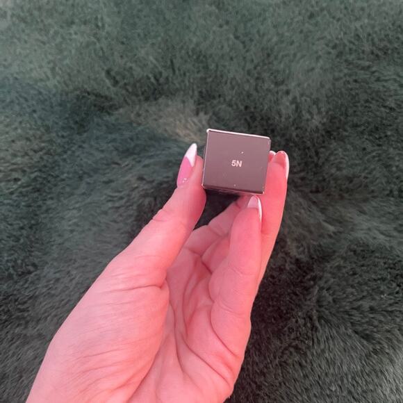 NEW Laura Mercier Flawless Fusion Ultra-Longwear Concealer in 5N - Picture 3 of 3